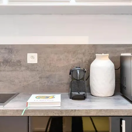 Lovely Seaview Studio In